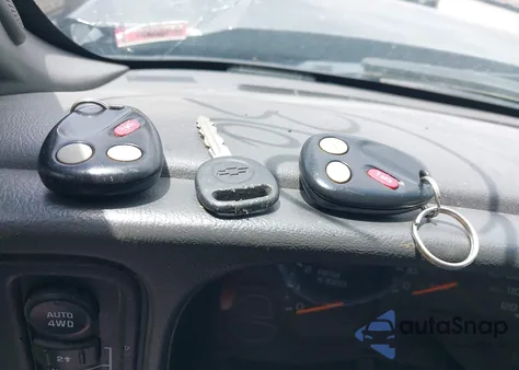 2005 Chevrolet Silverado 1500 Z71 z USA, uszkodzony, nr VIN 1GCEK19B65E272556